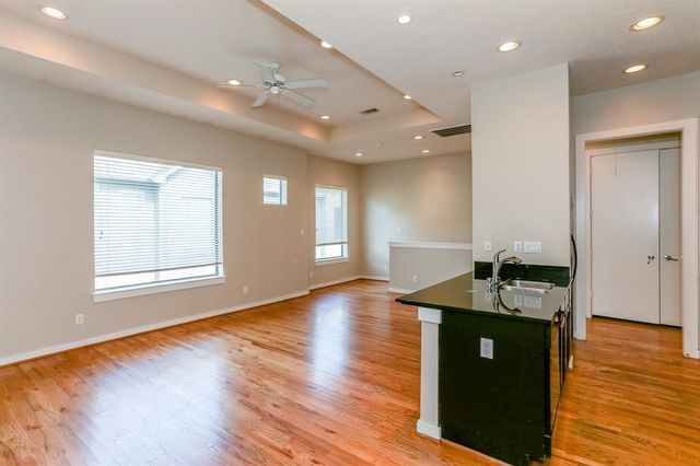 4030 Center Street, Houston, TX 77007