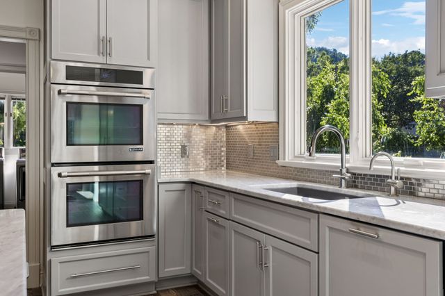 827 Maxwell Ct, Nashville, TN 37220