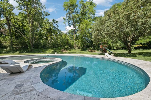 827 Maxwell Ct, Nashville, TN 37220