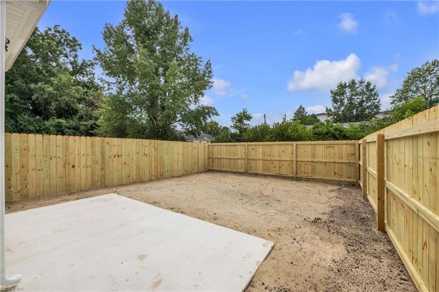 423A Elcinoco DR, Elizabeth City, NC 27909