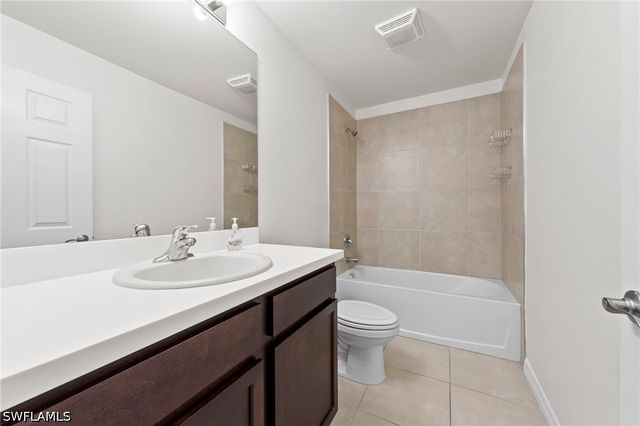 15381 Wildflower CIR, Naples, FL 34119