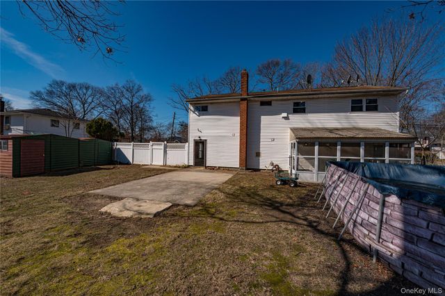 57 Rockland Avenue, West Babylon, NY 11704