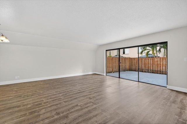 7325 SW 26th Court 22, Davie, FL 33314