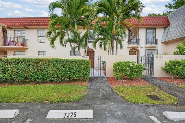 7325 SW 26th Court 22, Davie, FL 33314