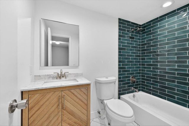 7325 SW 26th Court 22, Davie, FL 33314