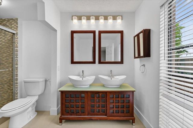 7325 SW 26th Court 22, Davie, FL 33314