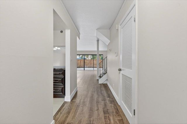 7325 SW 26th Court 22, Davie, FL 33314