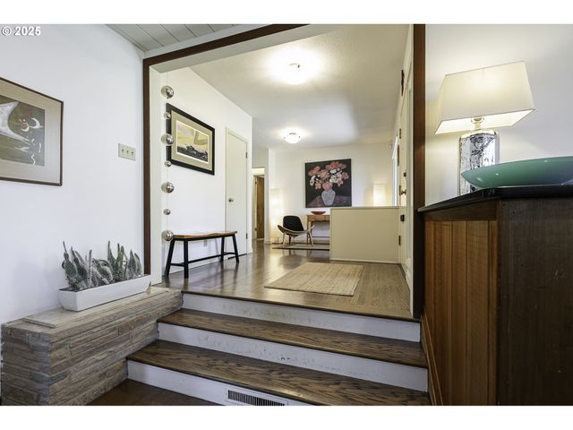 4204 Ne MAYWOOD Pl, Portland, OR 97220