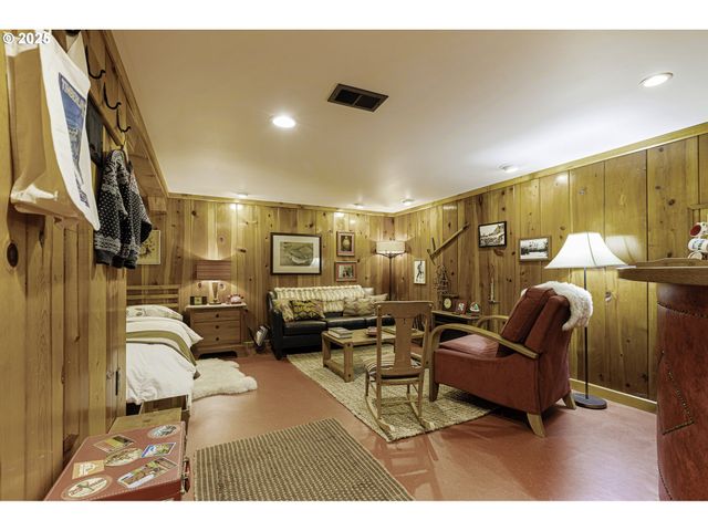 4204 Ne MAYWOOD Pl, Portland, OR 97220