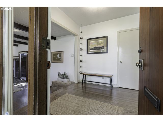 4204 Ne MAYWOOD Pl, Portland, OR 97220