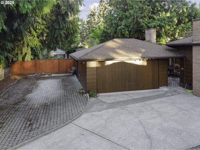 4204 Ne MAYWOOD Pl, Portland, OR 97220