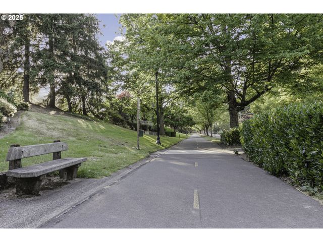 4204 Ne MAYWOOD Pl, Portland, OR 97220