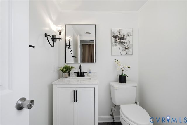 7419 Sandlewood Dr, North Chesterfield, VA 23235