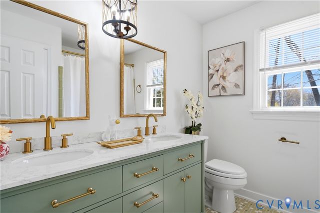 7419 Sandlewood Dr, North Chesterfield, VA 23235