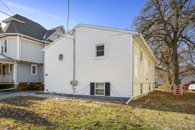 1007 JACKSON STREET, Oshkosh, WI 54901