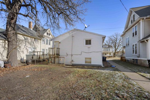 1007 JACKSON STREET, Oshkosh, WI 54901