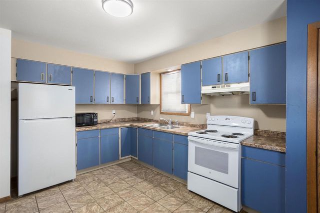 1007 JACKSON STREET, Oshkosh, WI 54901