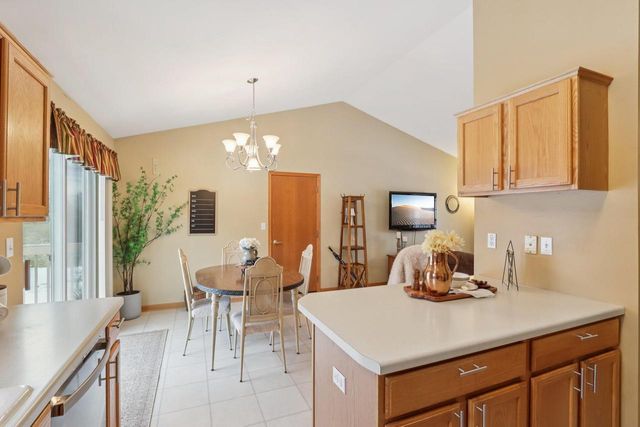 W142N9935 Amber DRIVE, Germantown, WI 53022