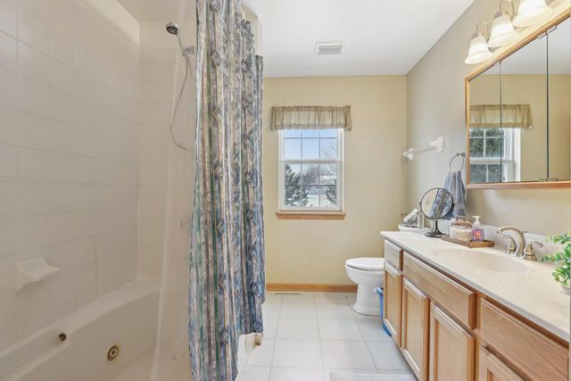 W142N9935 Amber DRIVE, Germantown, WI 53022