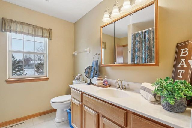 W142N9935 Amber DRIVE, Germantown, WI 53022