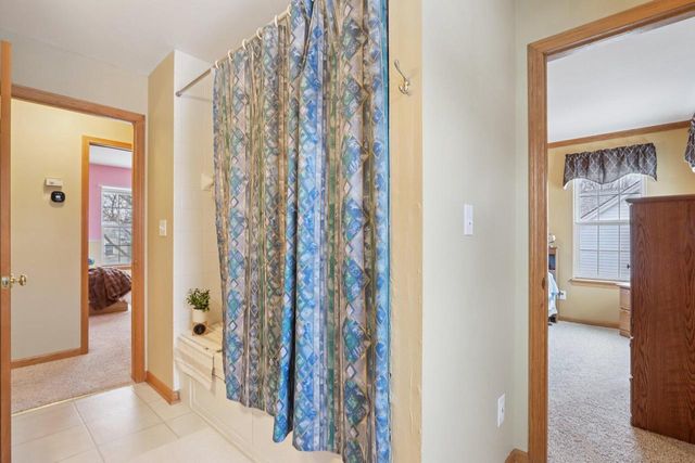 W142N9935 Amber DRIVE, Germantown, WI 53022