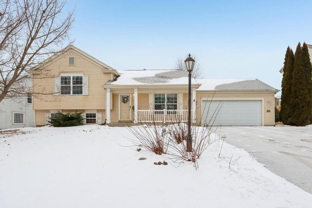 W142N9935 Amber DRIVE, Germantown, WI 53022