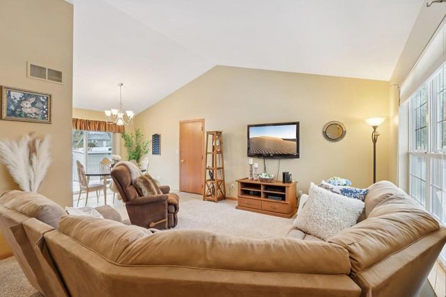 W142N9935 Amber DRIVE, Germantown, WI 53022