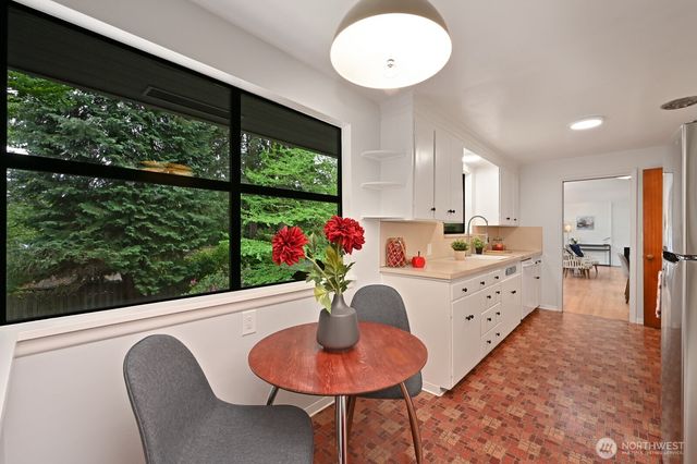 1529 NE 107th Street, Seattle, WA 98125