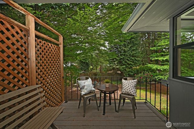 1529 NE 107th Street, Seattle, WA 98125