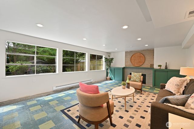 1529 NE 107th Street, Seattle, WA 98125