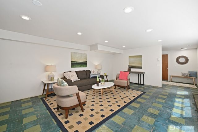 1529 NE 107th Street, Seattle, WA 98125