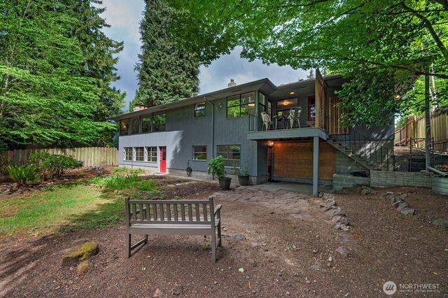 1529 NE 107th Street, Seattle, WA 98125