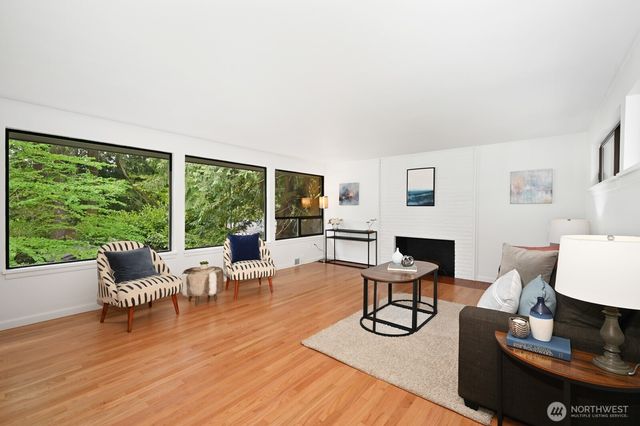 1529 NE 107th Street, Seattle, WA 98125