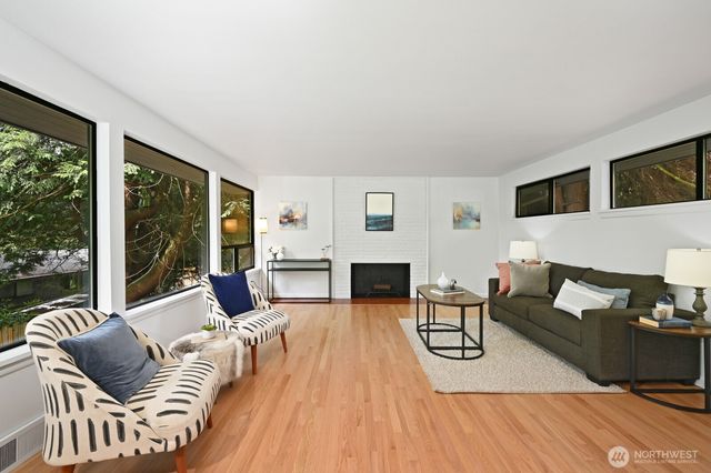 1529 NE 107th Street, Seattle, WA 98125