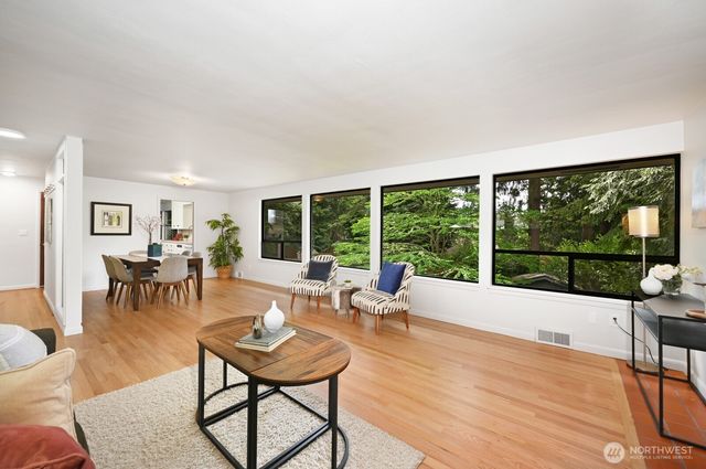 1529 NE 107th Street, Seattle, WA 98125