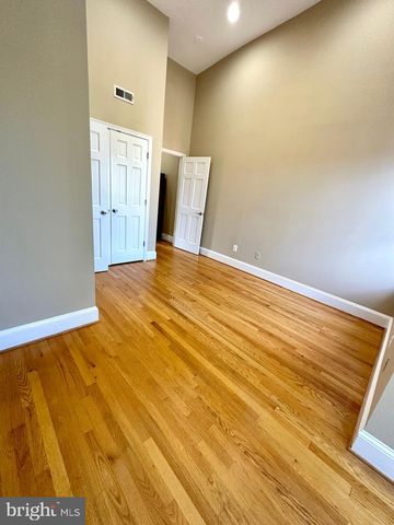 1227 LINDEN PL NE, Washington, DC 20002