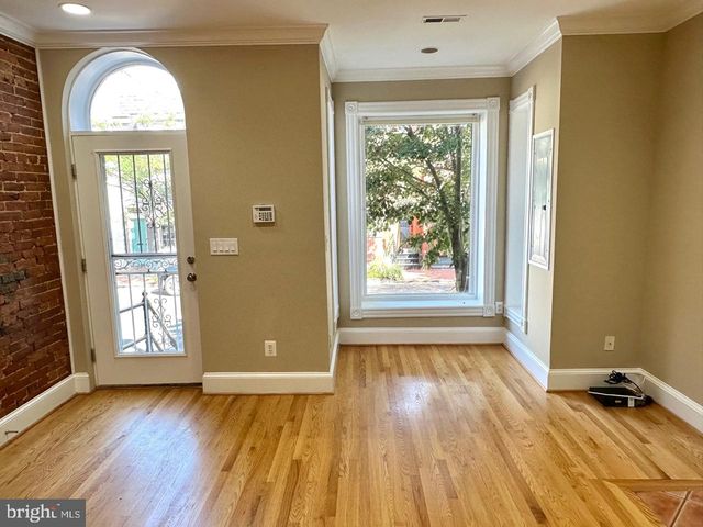 1227 LINDEN PL NE, Washington, DC 20002