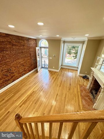 1227 LINDEN PL NE, Washington, DC 20002