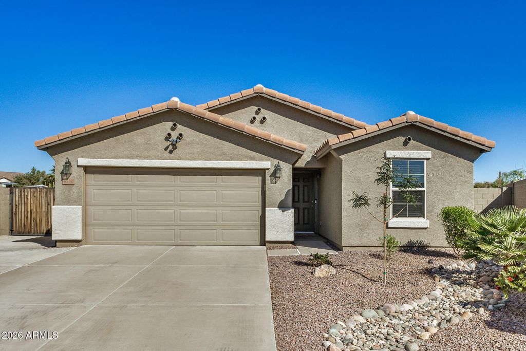 4530 E LONGHORN Street, San Tan Valley, AZ 85140 — photo 2