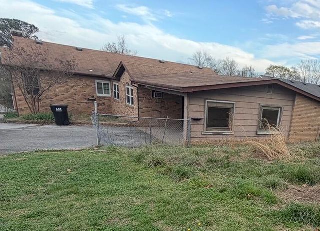 805 Woodland Drive, Rossville, GA 30741