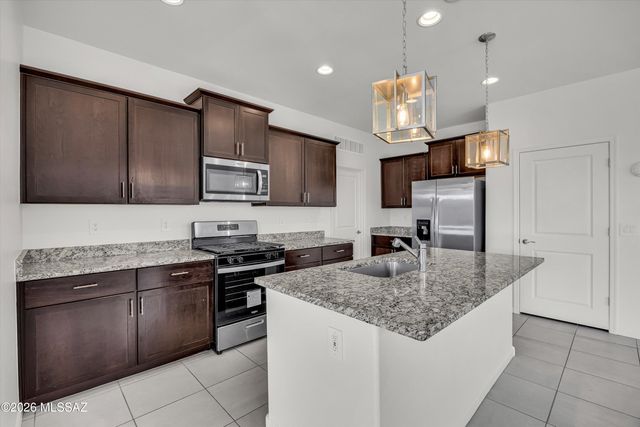 7795 S Via Perfecta, Tucson, AZ 85756