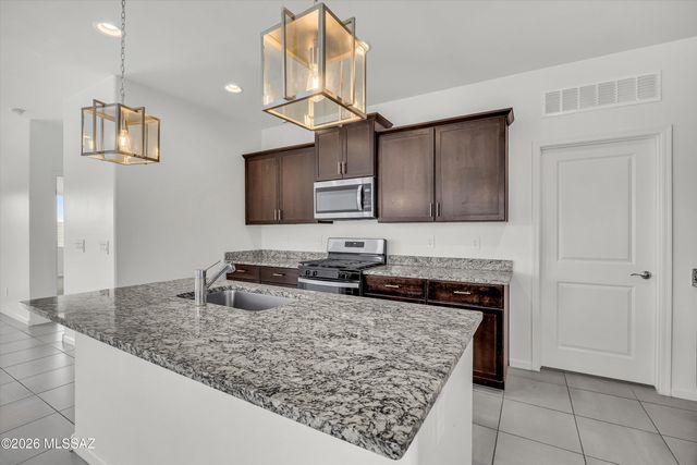 7795 S Via Perfecta, Tucson, AZ 85756