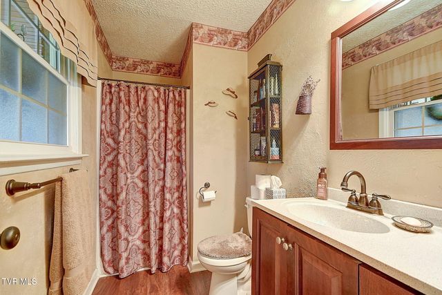 3900 Thornton Drive, Kingsport, TN 37664