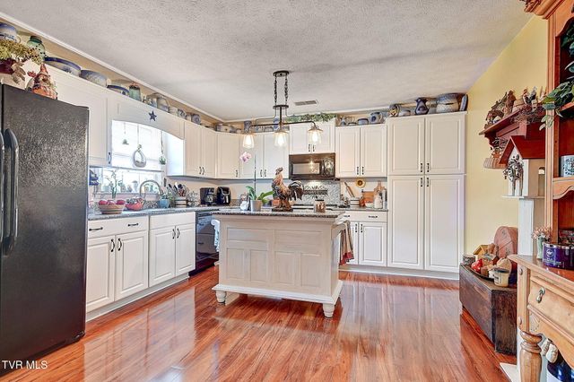3900 Thornton Drive, Kingsport, TN 37664