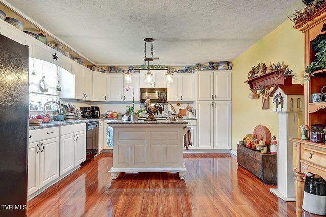 3900 Thornton Drive, Kingsport, TN 37664