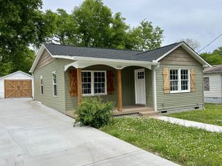 515 E 8th St, Columbia, TN 38401
