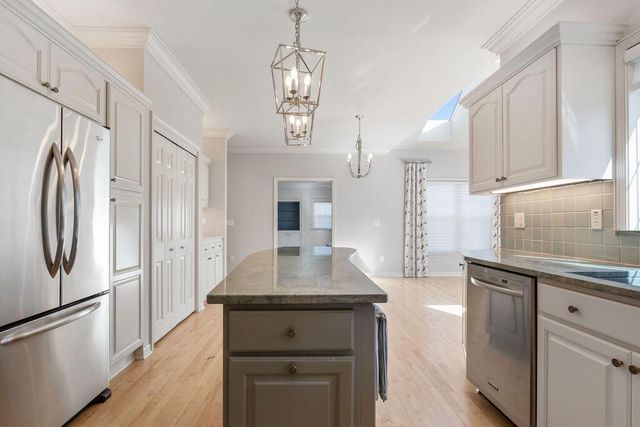 W235S4478 Amber COURT, Waukesha, WI 53189