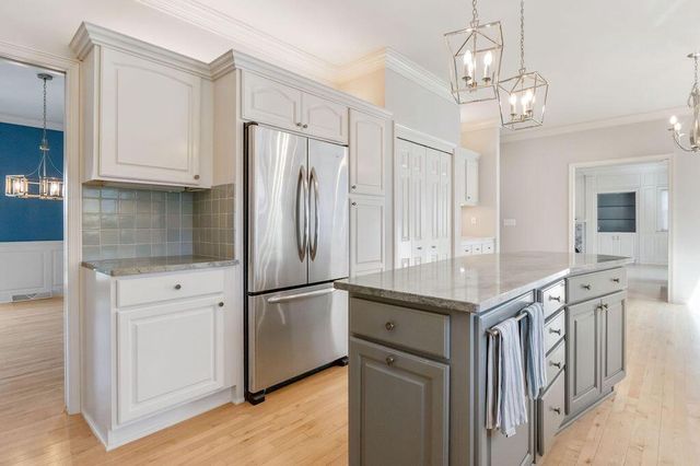 W235S4478 Amber COURT, Waukesha, WI 53189