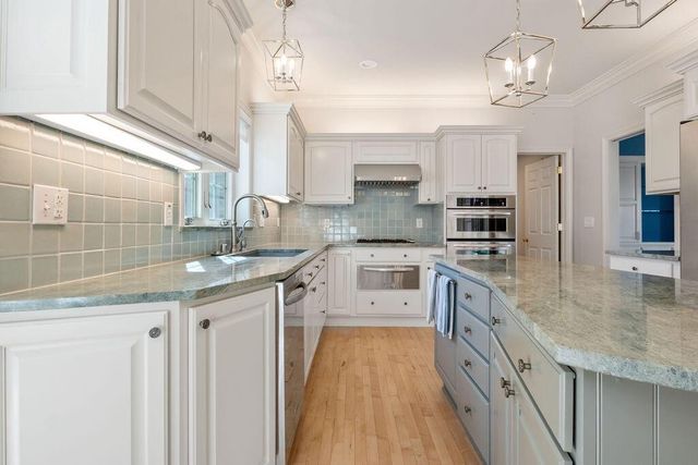 W235S4478 Amber COURT, Waukesha, WI 53189