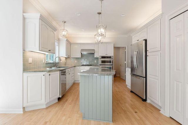 W235S4478 Amber COURT, Waukesha, WI 53189